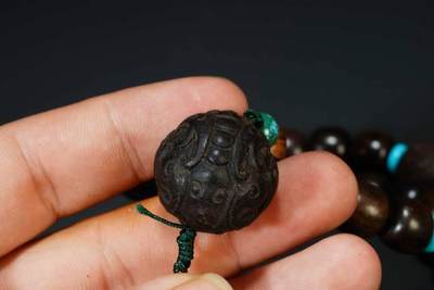 上海都达杂项专场六（全场包邮） 天然虎斑沉香手持跑环流苏桶珠、搭配财宝貔貅吊坠手串 附鉴定证书87-230