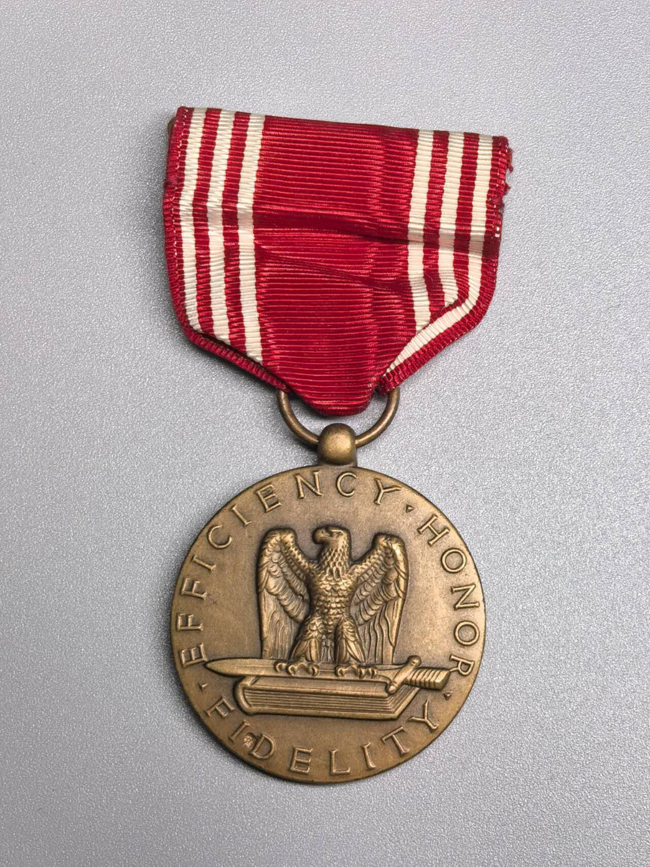 小驴勋章奖章收藏1月24日周六晚六点拍卖（珍爱和平，收藏战争，铭记历史，勿忘国耻，忠党爱国。有偿代拍，送拍规则在简介最后，参拍须阅读规则后再参拍，关系到运费包装发货时效真假辨别等关键信息，拍卖时不再发原图，看大图店主微信码在拍卖店铺介绍里） 美国陆军良好行为奖章