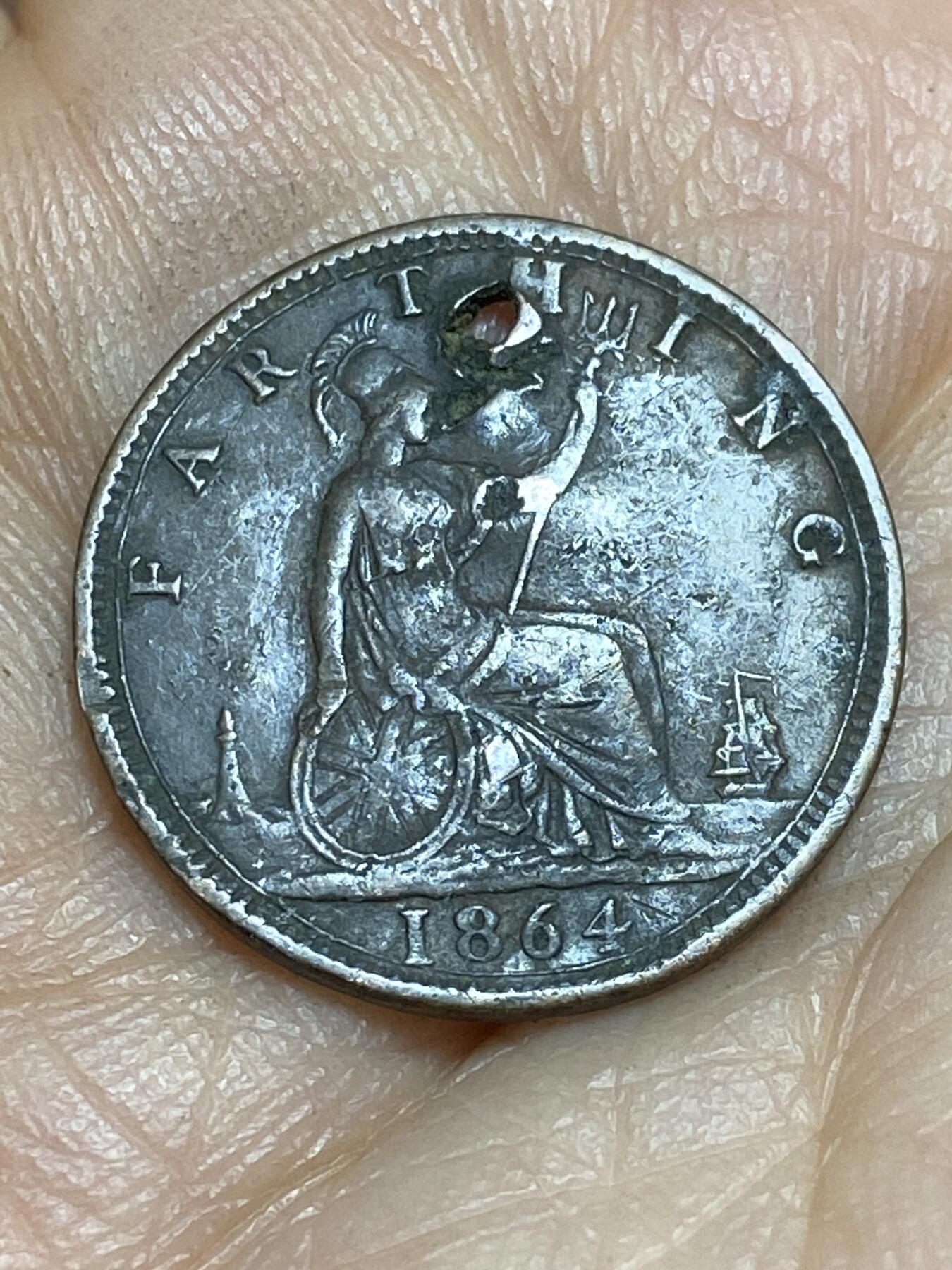 2026年第十四场(总第一百八十三场）外国好品散币场(免佣金) 打孔–英国🇬🇧1864年1法新(维多利亚女王中年桂冠)