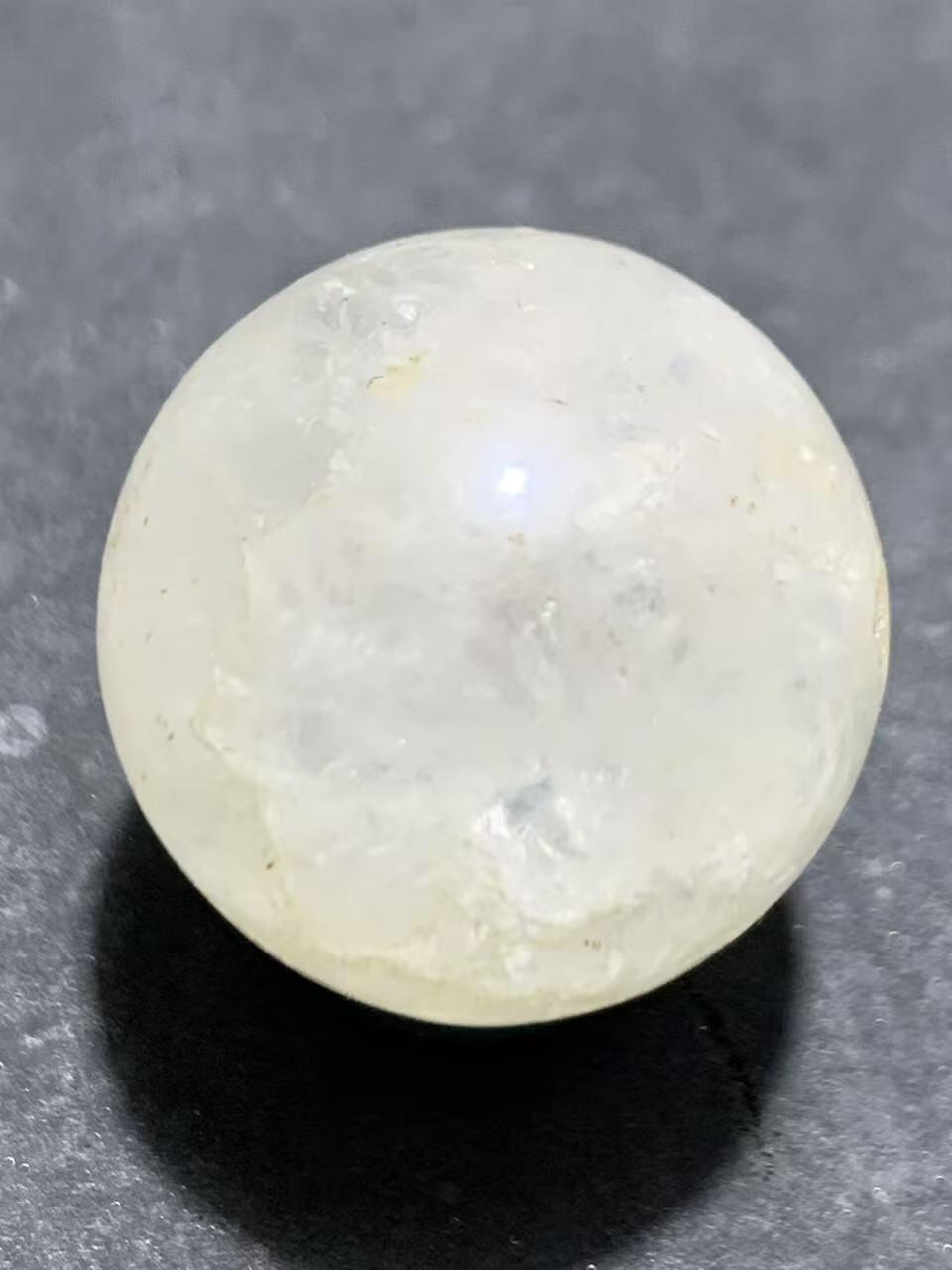 满冰飘战国红玛瑙圆珠一颗！