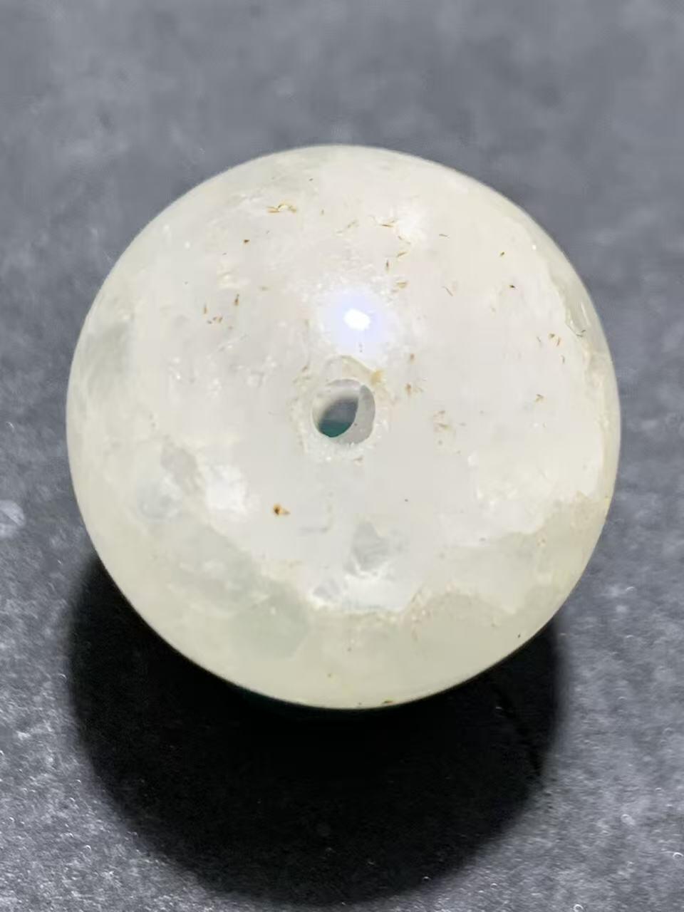 满冰飘战国红玛瑙圆珠一颗！