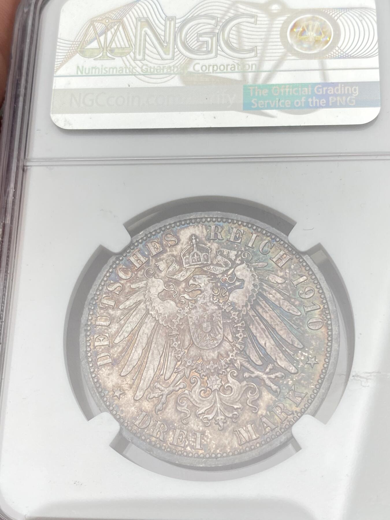 万国钱币拍卖第059期 NGC MS64 1910年德国萨克森-魏玛-爱森纳赫结婚长翅3马克 紫罗兰包浆收藏级