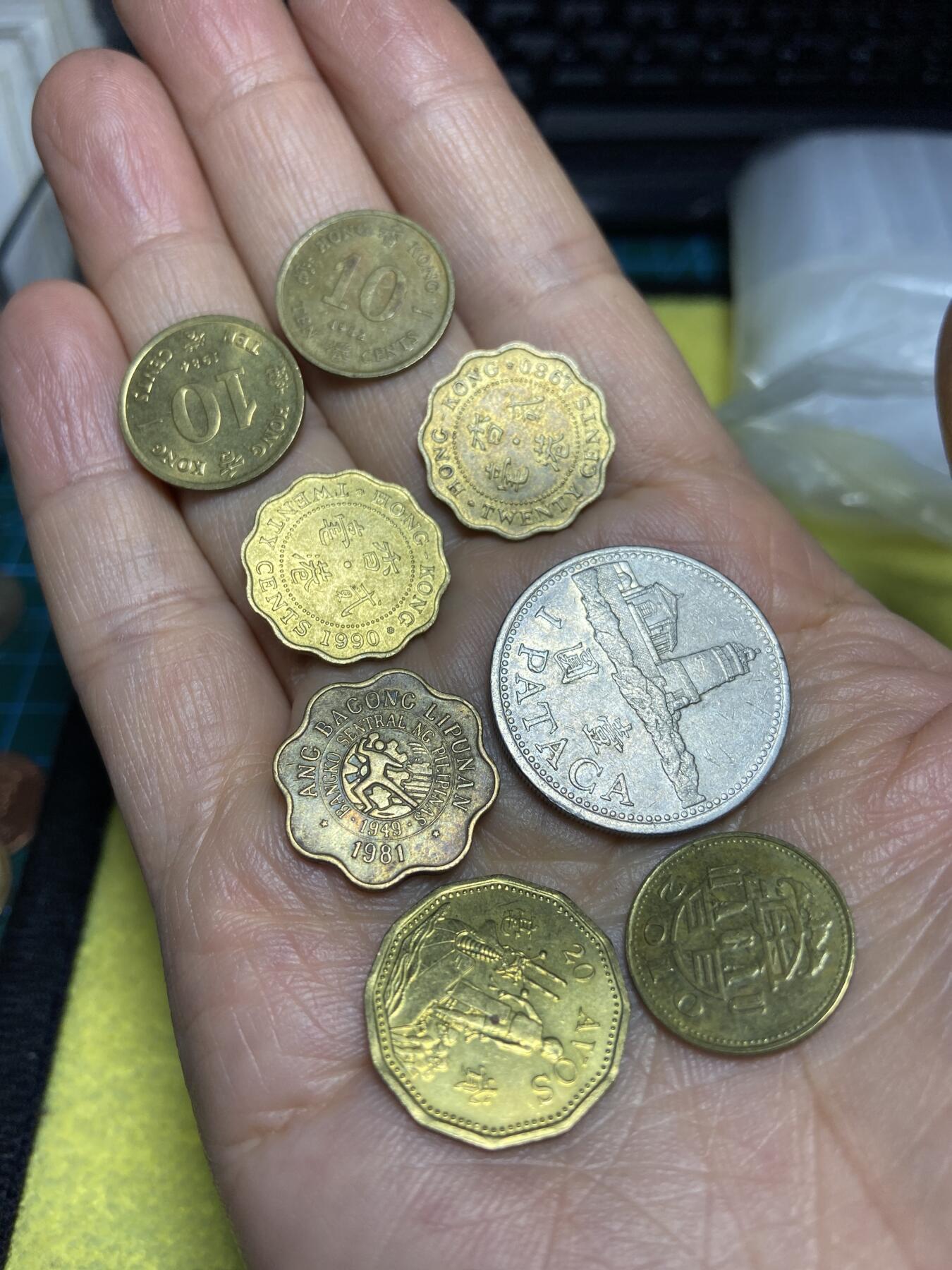 2026年第十五场(总第一百八十四场）外国好品散币场(免佣金) 散币8枚：香港1982年84年1毫，80年90年2毫，1992年1元，1993年2毫，2010年1毫，菲律宾🇵🇭5分