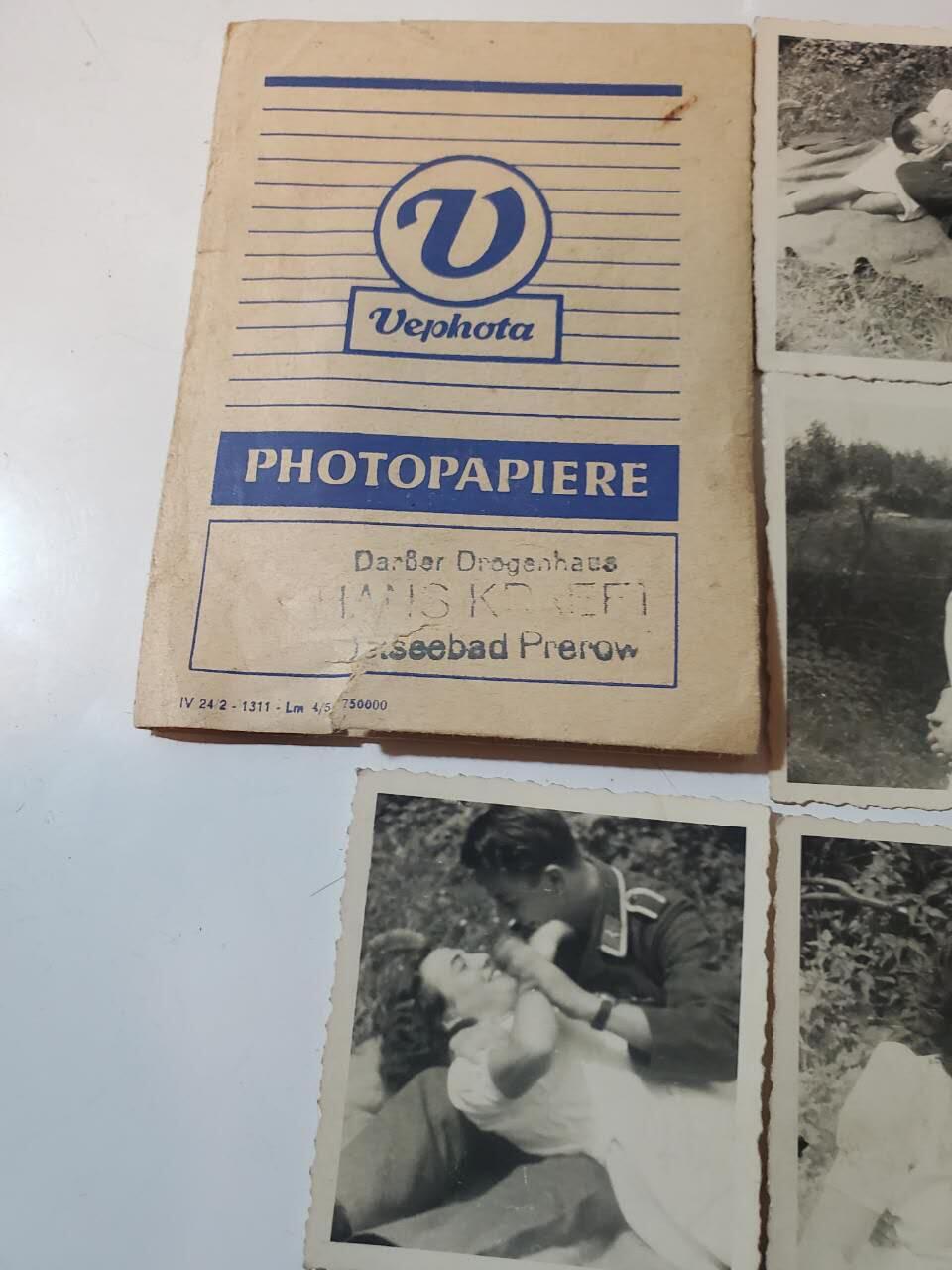 韵星假日拍卖第三十八期 -- Rimey Holidays Auction 38 民主德国国家人民军空军军官夫妻照片一套 原片洗出 带原相馆套 非常清晰 军官身上标识清晰可见 