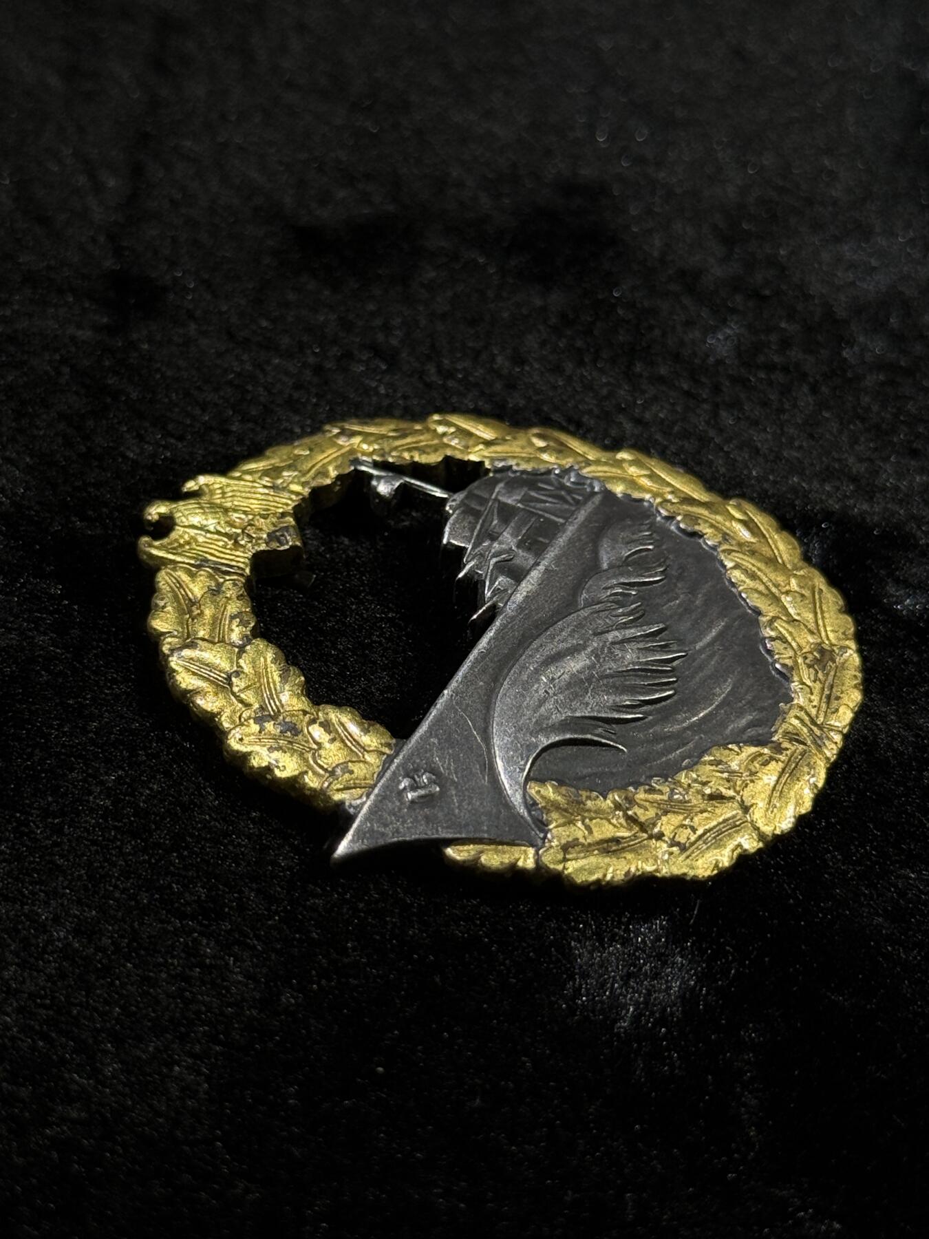 戎马世界章牌大赏第110期 铭记历史！珍爱和平！德国二战驱逐舰证章  铜制 海军大厂 什末林造