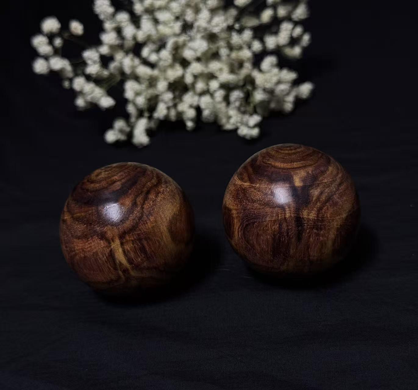 零元拍：  对眼海南黄花梨大手球一对，尺寸：45MM