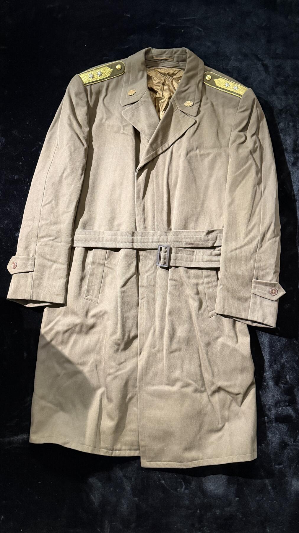 戎马世界章牌大赏第110期 匈牙利中校大衣