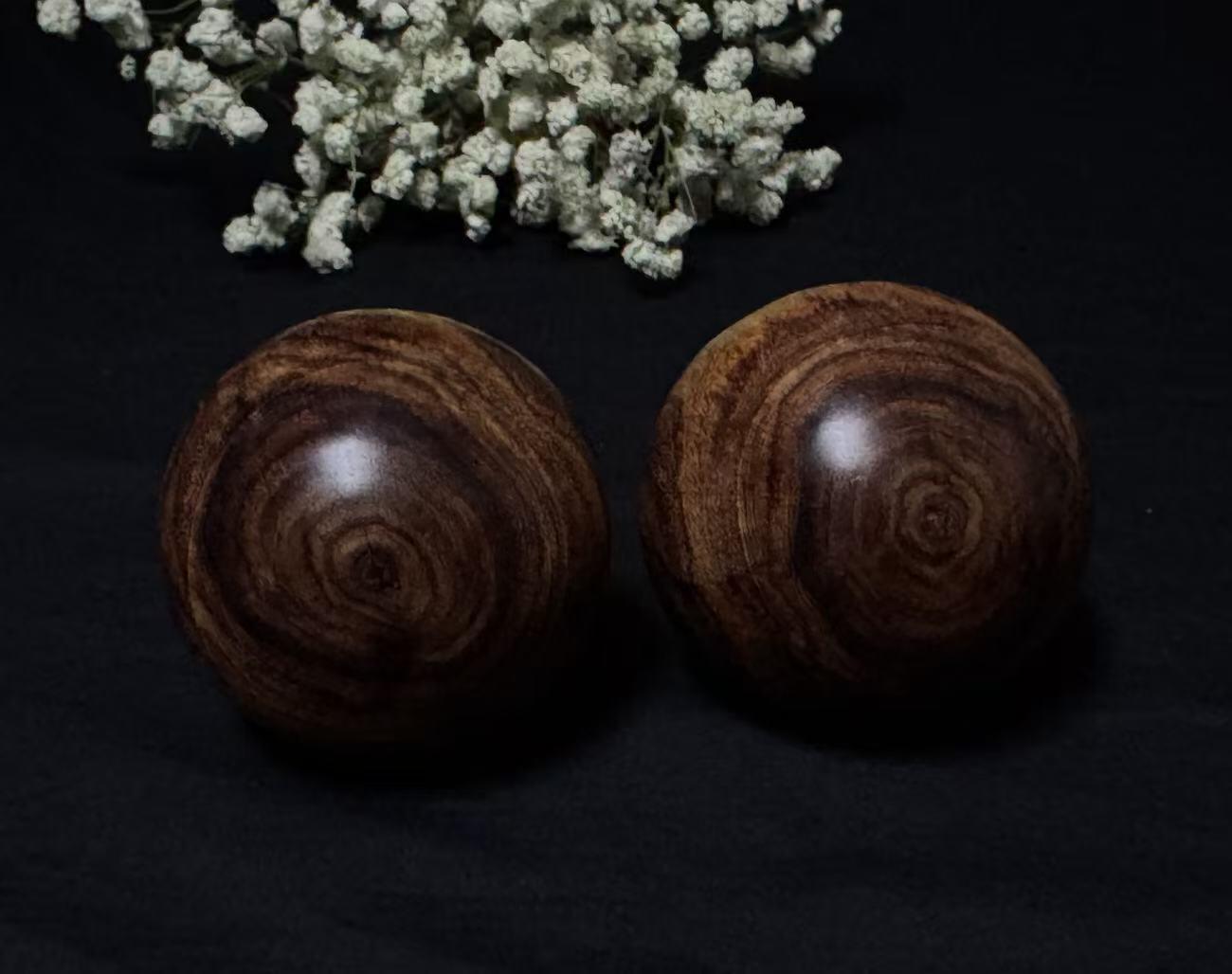 零元拍：  对眼海南黄花梨大手球一对，尺寸：45MM