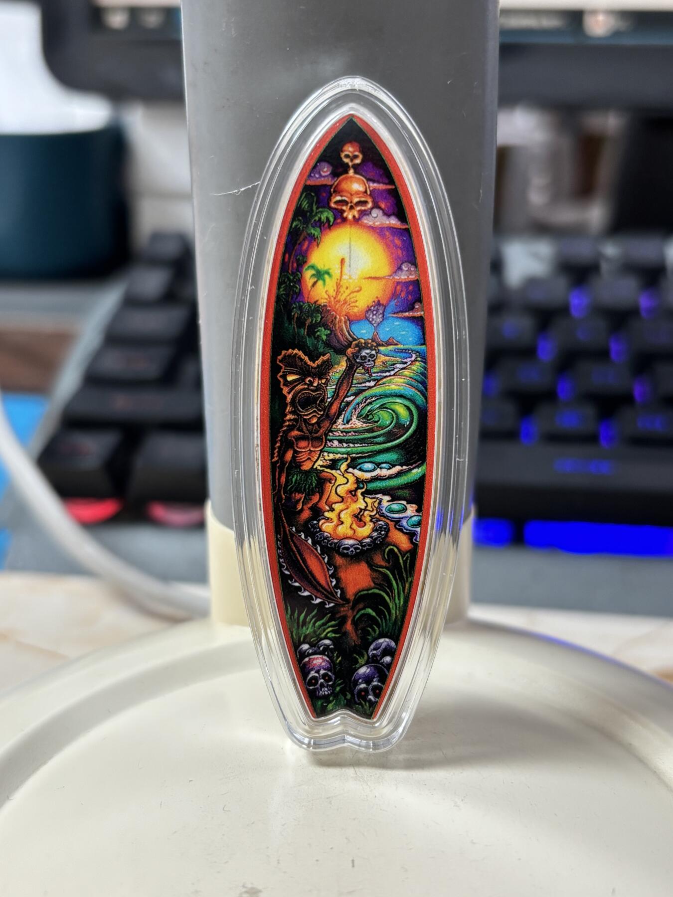 第189期拍卖 纽埃2023年冲浪板1盎司异形彩色纪念银币，999银，发行3000枚