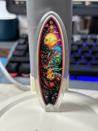 第189期拍卖 - 纽埃2023年冲浪板1盎司异形彩色纪念银币，999银，发行3000枚