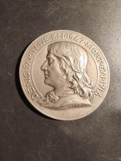 老王徽章第179期 - 法国机械师、锅炉工和铸造工工会大银章    950银     直径46mm    重量46.5g