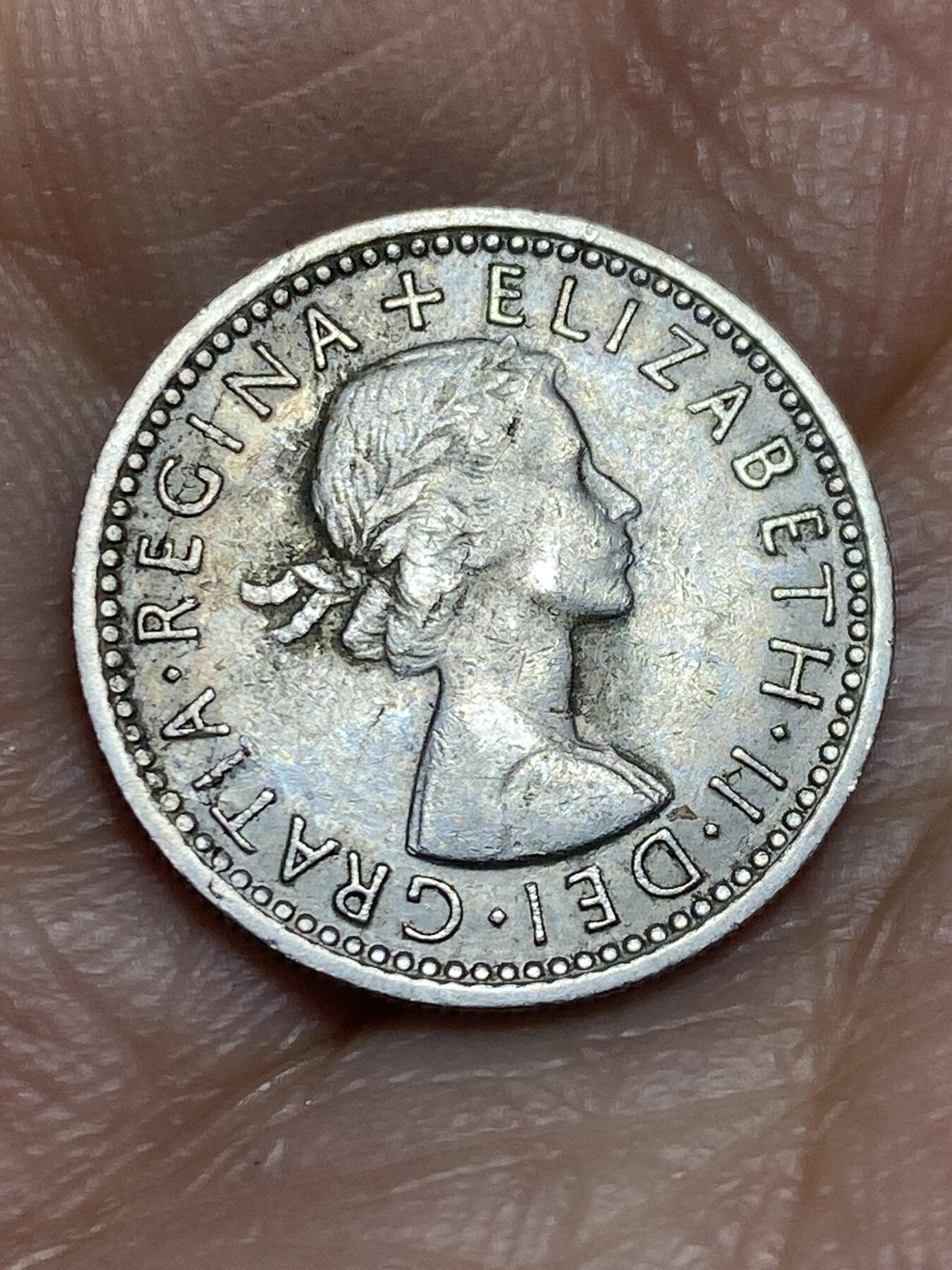 2026年第十五场(总第一百八十四场）外国好品散币场(免佣金) 英国🇬🇧1962年6便士(伊丽莎白二世青年桂冠第二版)