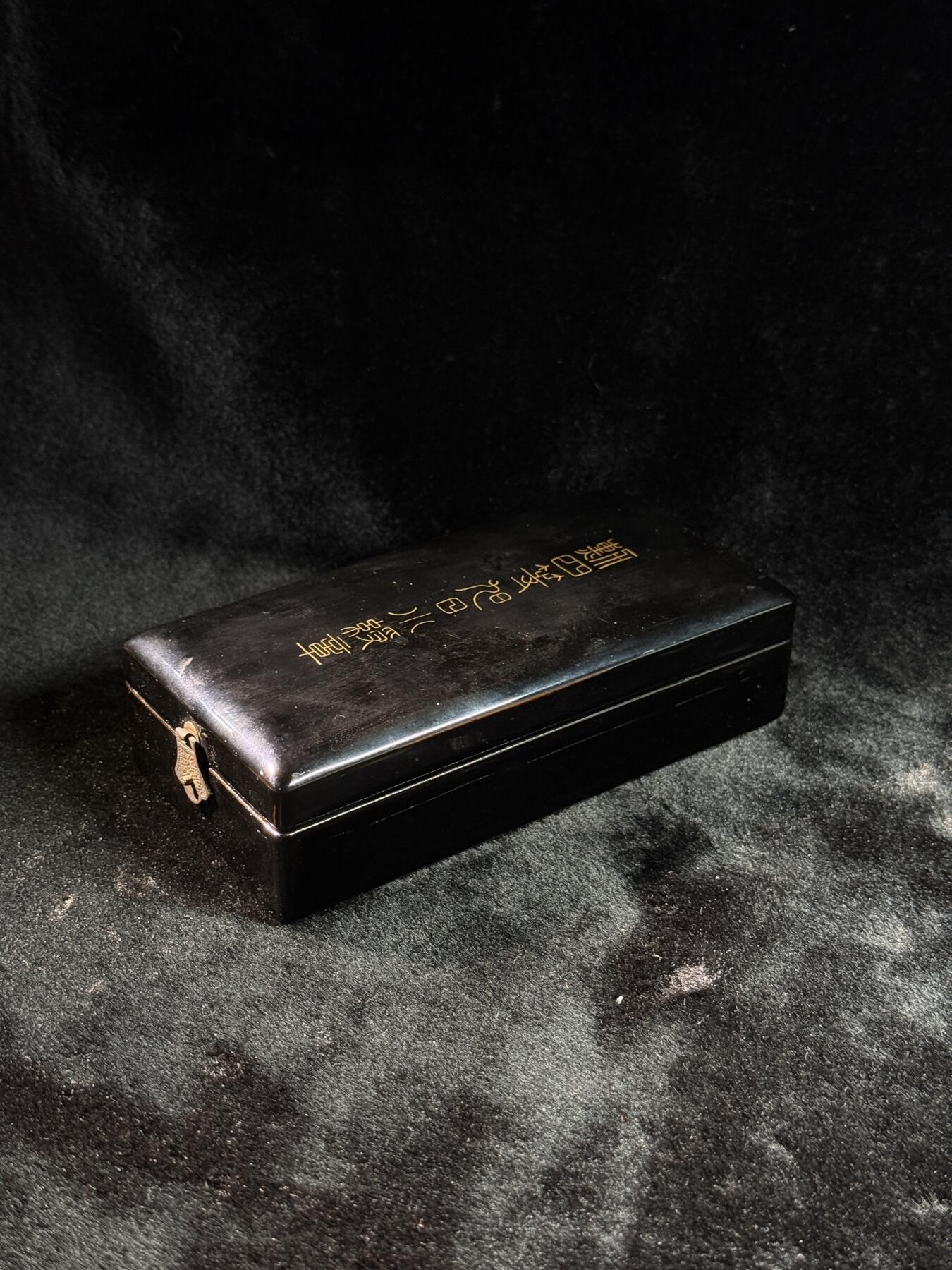 戎马世界章牌大赏第110期 日本勋四等旭日章，银制，盒子轻微瑕疵