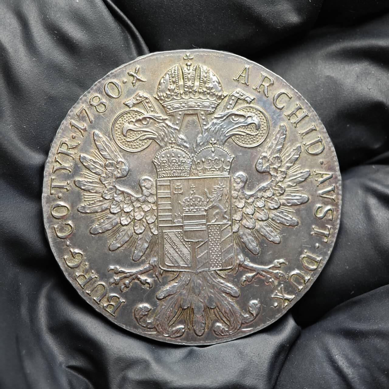 金瓯小拍第三期 古今币章 银价专场 奥地利特蕾莎大奶妈银币 后铸 重28.0克直径40.4mm