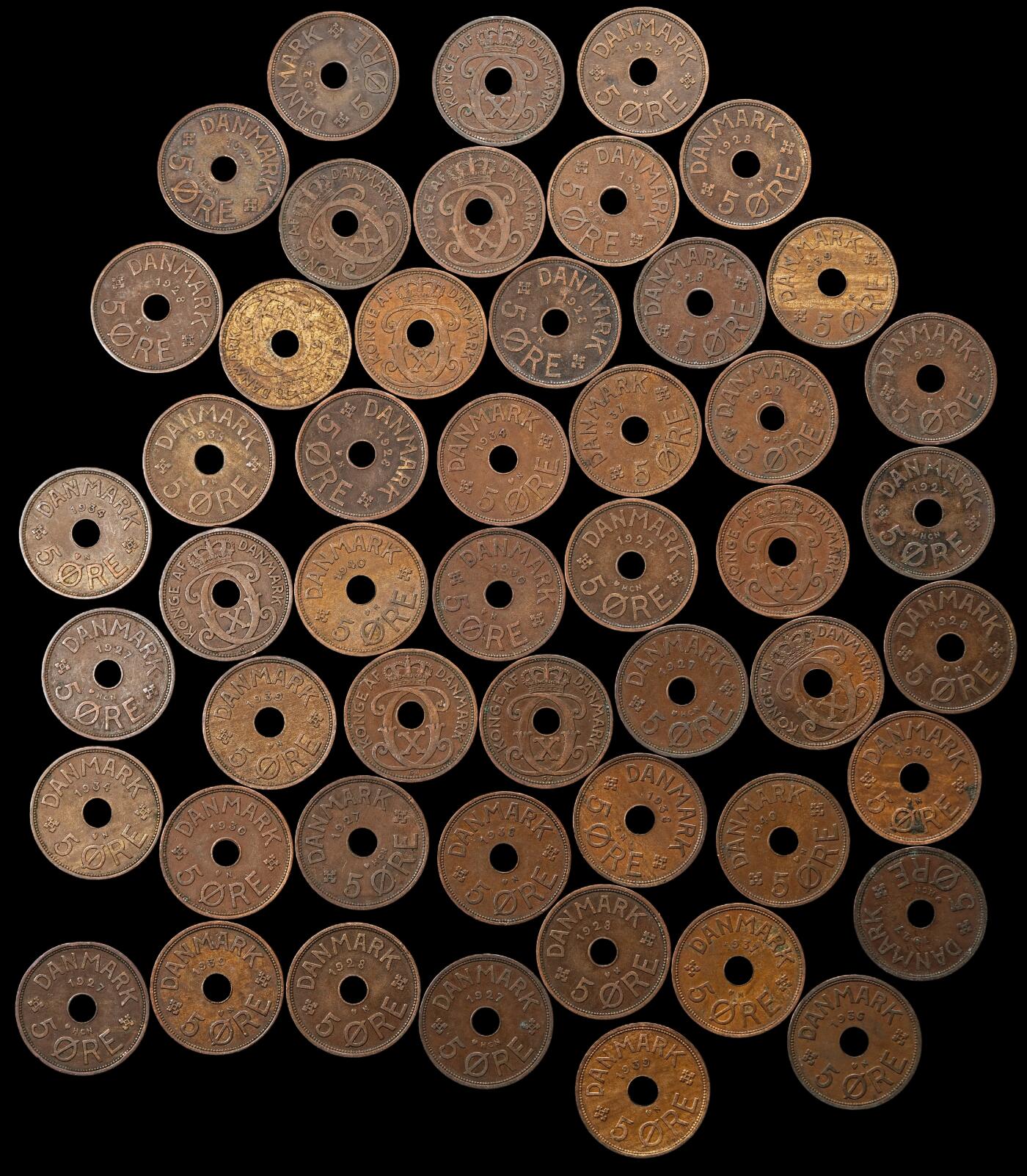 修遠堂世界钱币第102期 丹麦中孔5欧尔铜币50枚，1927-1940年，个别不平整或锈蚀