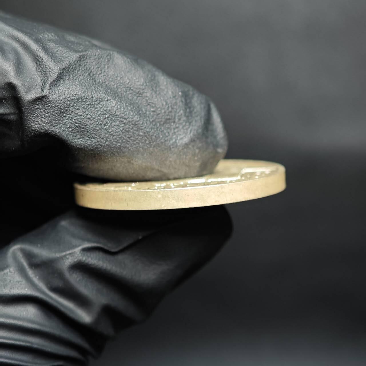 金瓯小拍第三期 古今币章 银价专场 奥地利爱乐银币2013年 重31.1克直径37mm 品相一般 通体白雾