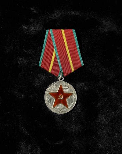 戎马世界章牌大赏第110期 - 苏联一级圆满服役奖章，银制