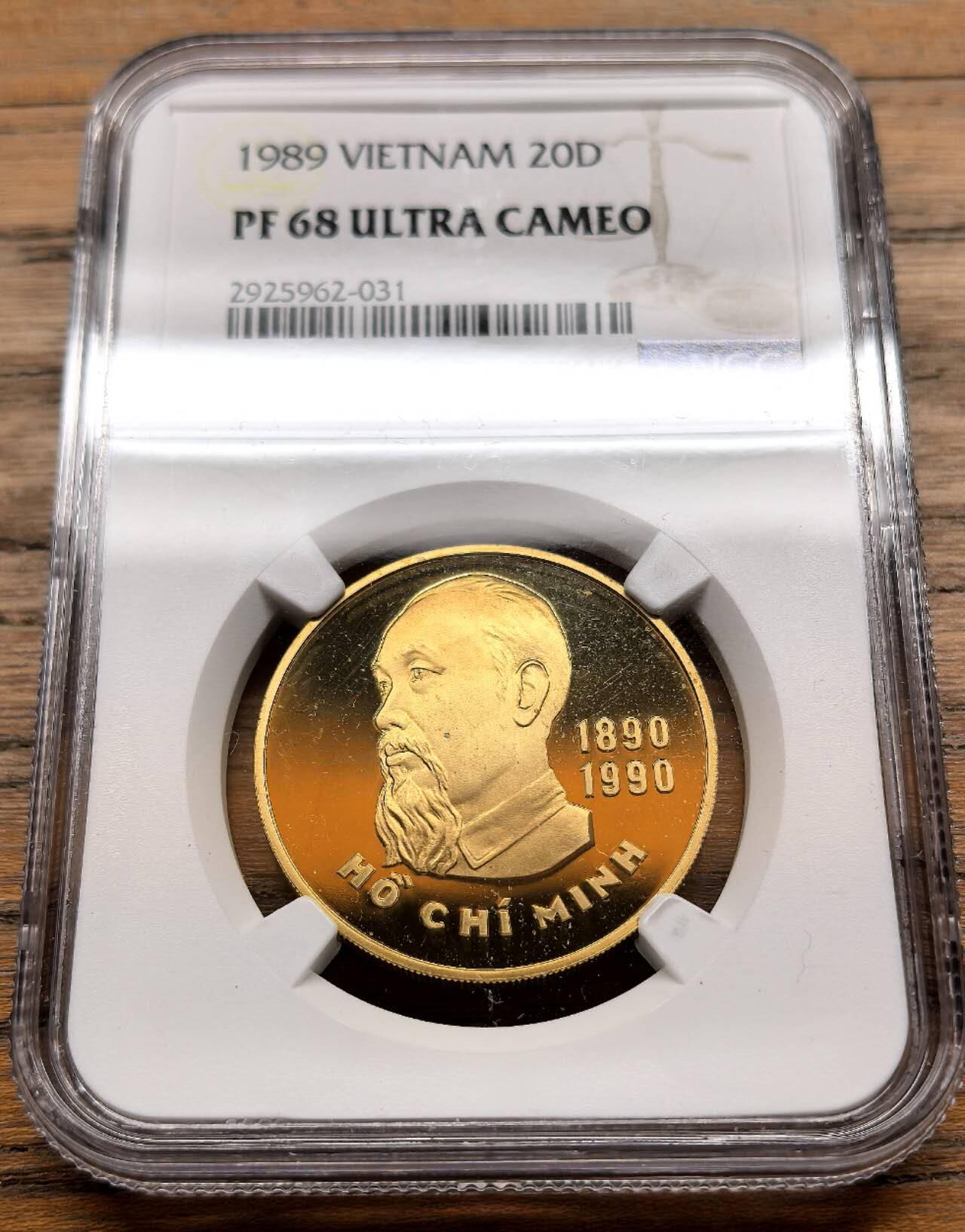 凡希社世界钱币微拍第三百十九期 1989越南胡志明百年诞辰20D铜币精铸NGC-PF68UC，铜色黄亮，品相优良，越南当代知名品种，苏联解体前列宁格勒厂最后代铸的硬币品种。