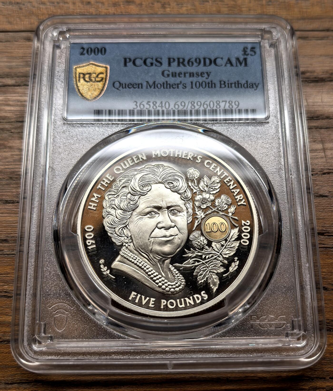凡希社世界钱币微拍第三百十九期 2000根西岛英国王太后百岁诞辰纪念5镑大银PCGS-PR69DCAM