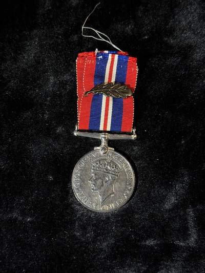 戎马世界章牌大赏第110期 - 英国二战战争奖章，带复刻勋饰