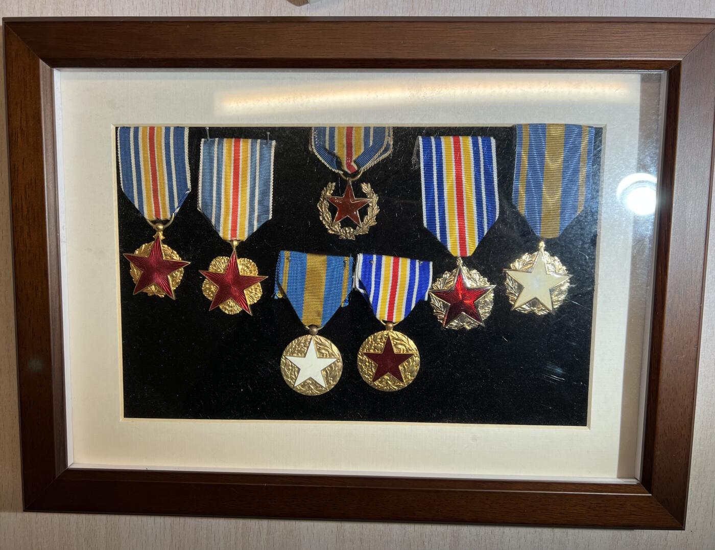 大猫徽章拍卖 第287期 法国战争伤害奖章，办法给战事受伤的军人及平民，大全套。1916年颁发至一战到二战及近代。