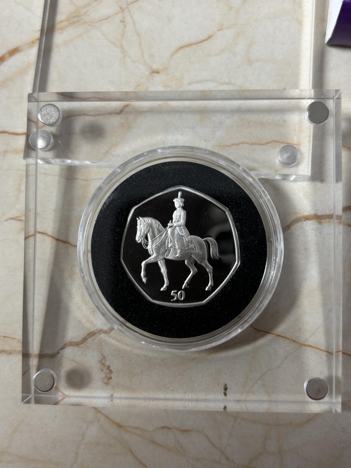 第189期拍卖 英属印度洋2021年伊丽莎白二世女王95岁生日银币，925银，8克，发行199枚