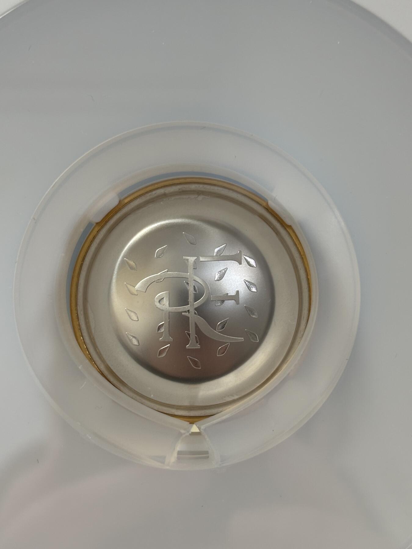 第189期拍卖 获奖法国2023年法兰西瑰宝甜点马卡龙小圆饼形银币NGC-PF69无盒无证书，获克劳斯2024年度最佳创意币大奖，999银，1盎司，发行5000枚