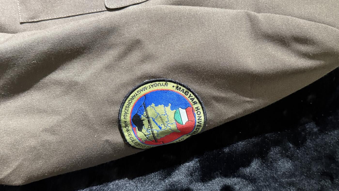 戎马世界章牌大赏第110期 匈牙利工兵上尉军服一套，含领带，常服，衬衫，外裤