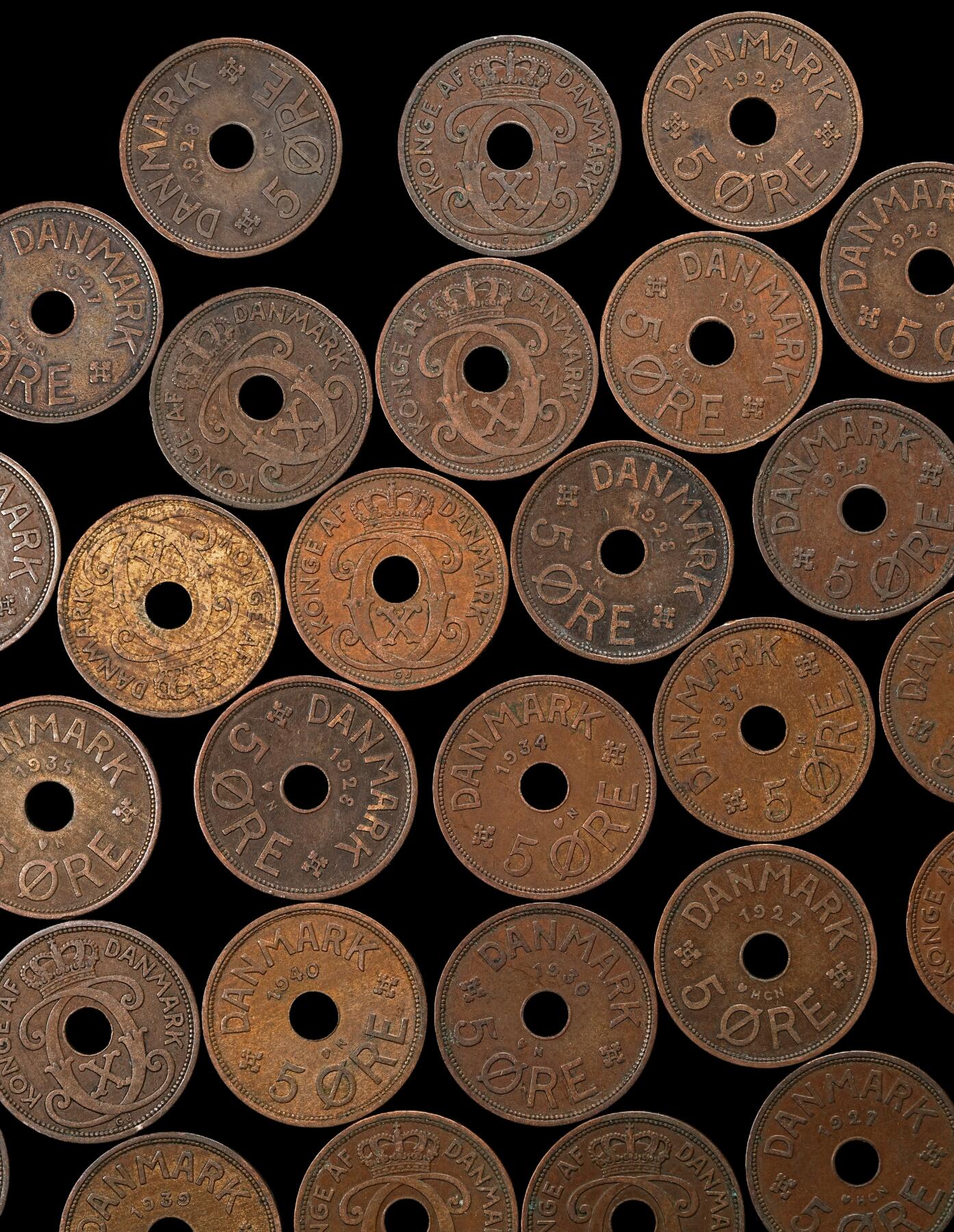 修遠堂世界钱币第102期 丹麦中孔5欧尔铜币50枚，1927-1940年，个别不平整或锈蚀