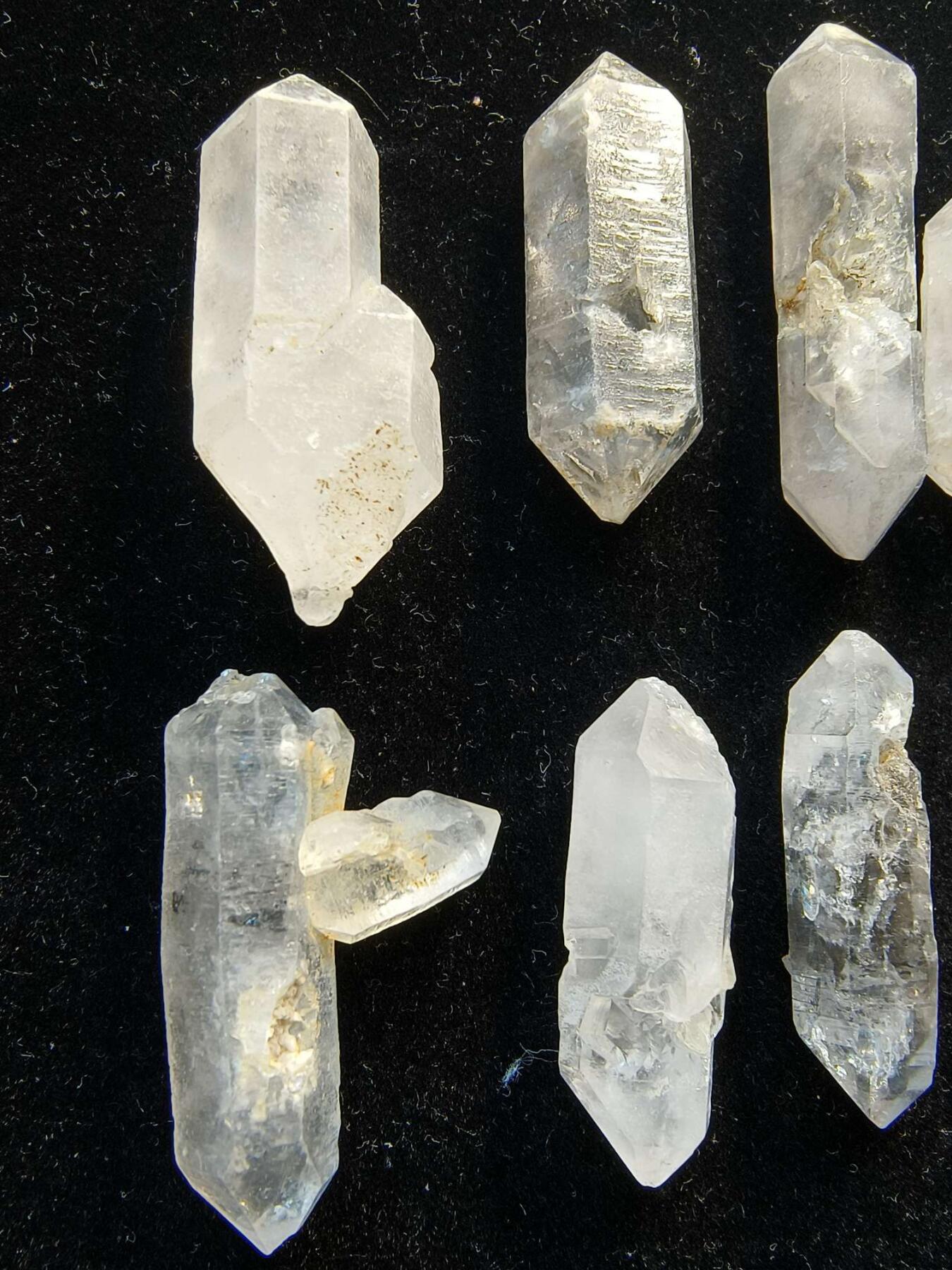 七河·世界币章矿标杂件每周小拍（总第35期）（本场周二结标） k616（9）云贵闪灵水晶原石一组 9件 80+g