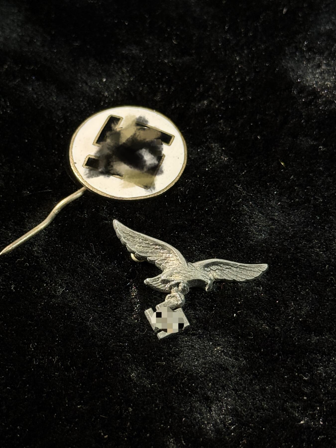 戎马世界章牌大赏第110期 德国万字徽章（战后纪念品）与空军小证章（存疑）