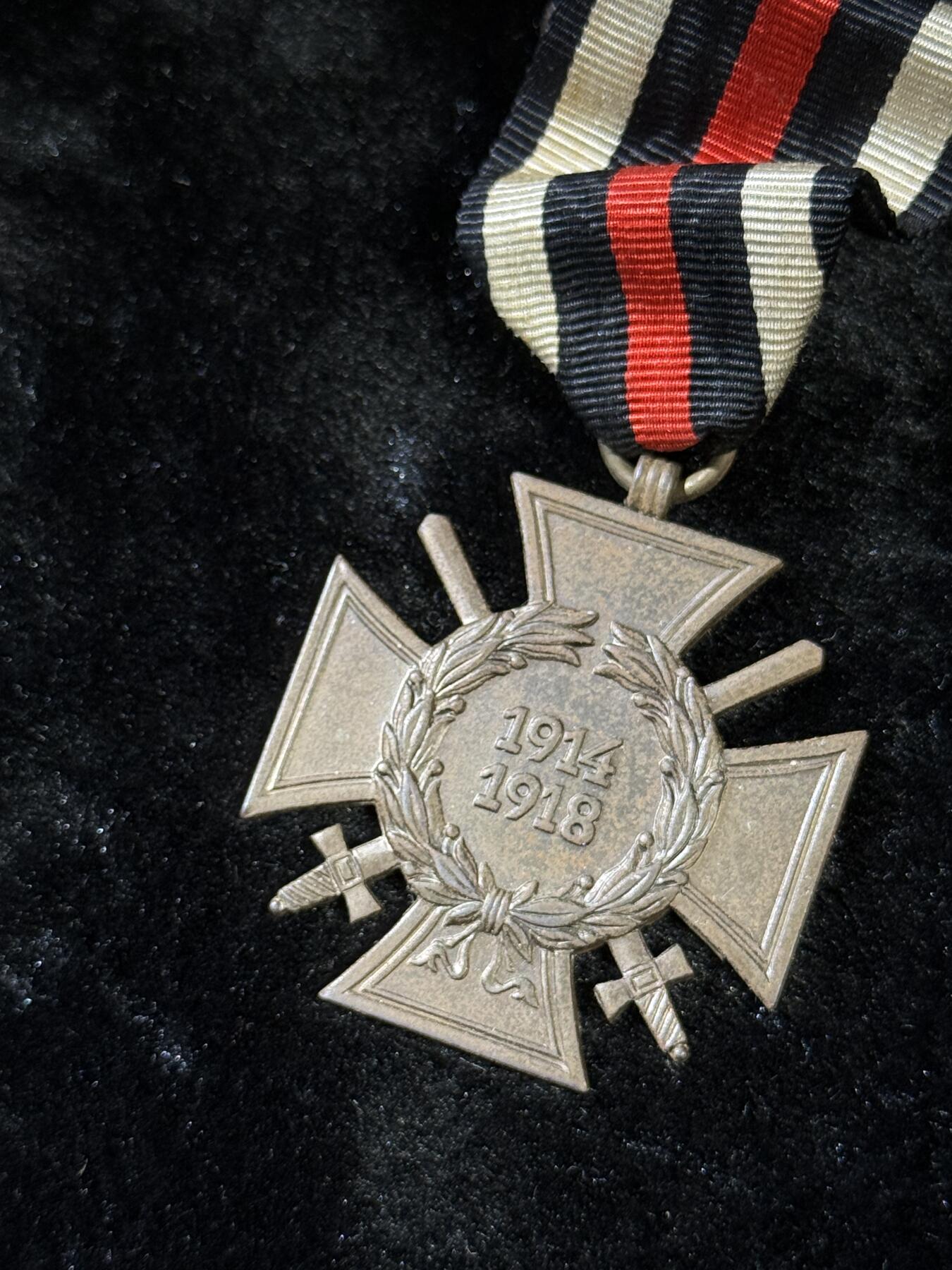 戎马世界章牌大赏第110期 德国一战兴登堡奖章