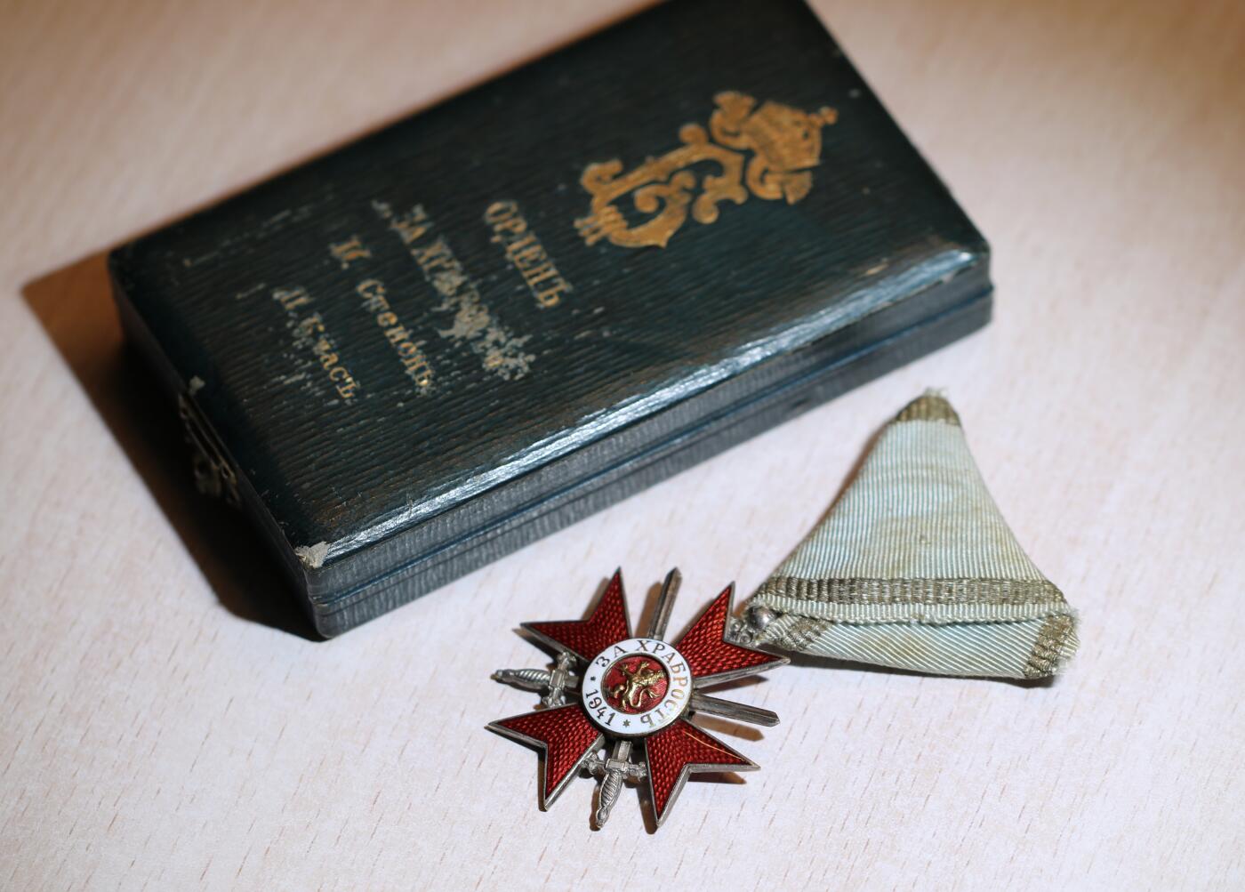 大猫徽章拍卖 第287期 保加利亚4级2等勇气十字勋章 + 勋章盒