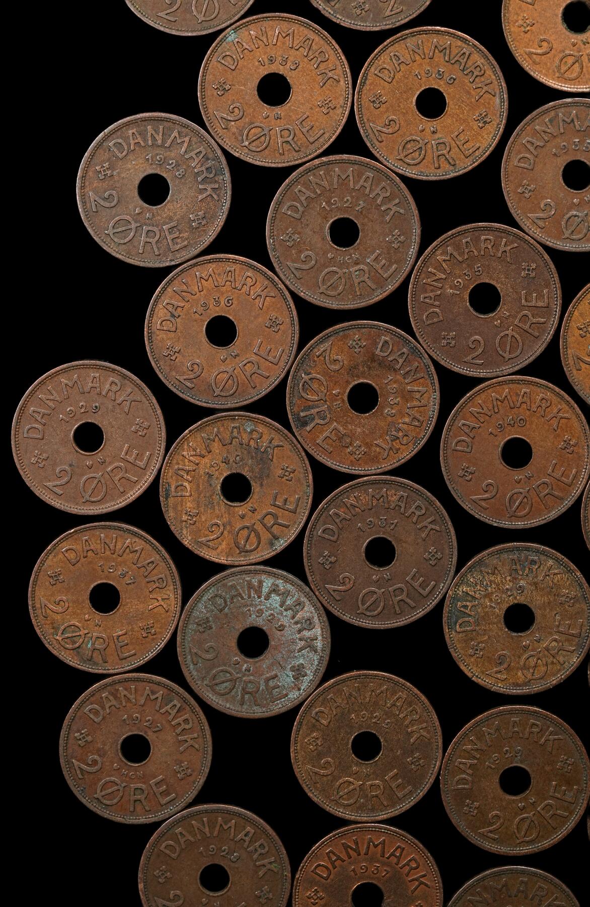 修遠堂世界钱币第102期 丹麦中孔2欧尔铜币50枚，1927-1940年，个别不平整或锈蚀