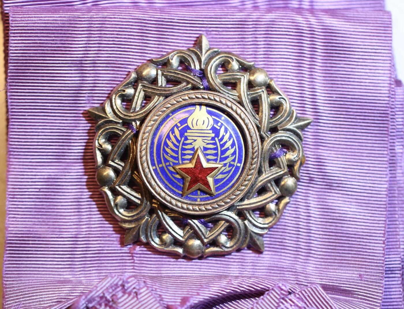 大猫徽章拍卖 第287期 南斯拉夫一级大星勋章 副章+大绶