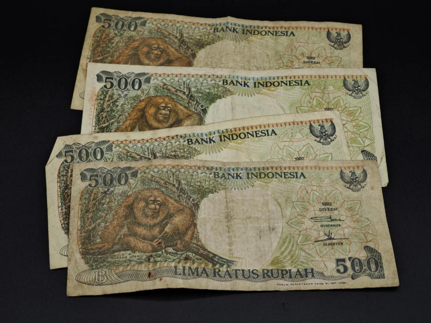 【淘币小摊】实时拍第八百五十四拍   无佣金福利纸币场   满百包邮可预留二周 每周一统一发货   印尼500卢比纸币4张【有折】