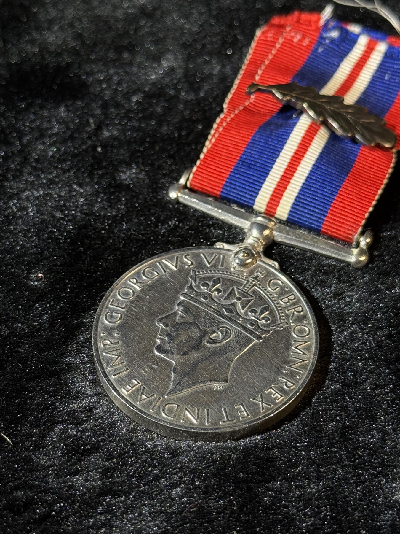 戎马世界章牌大赏第110期 英国二战战争奖章，带复刻勋饰