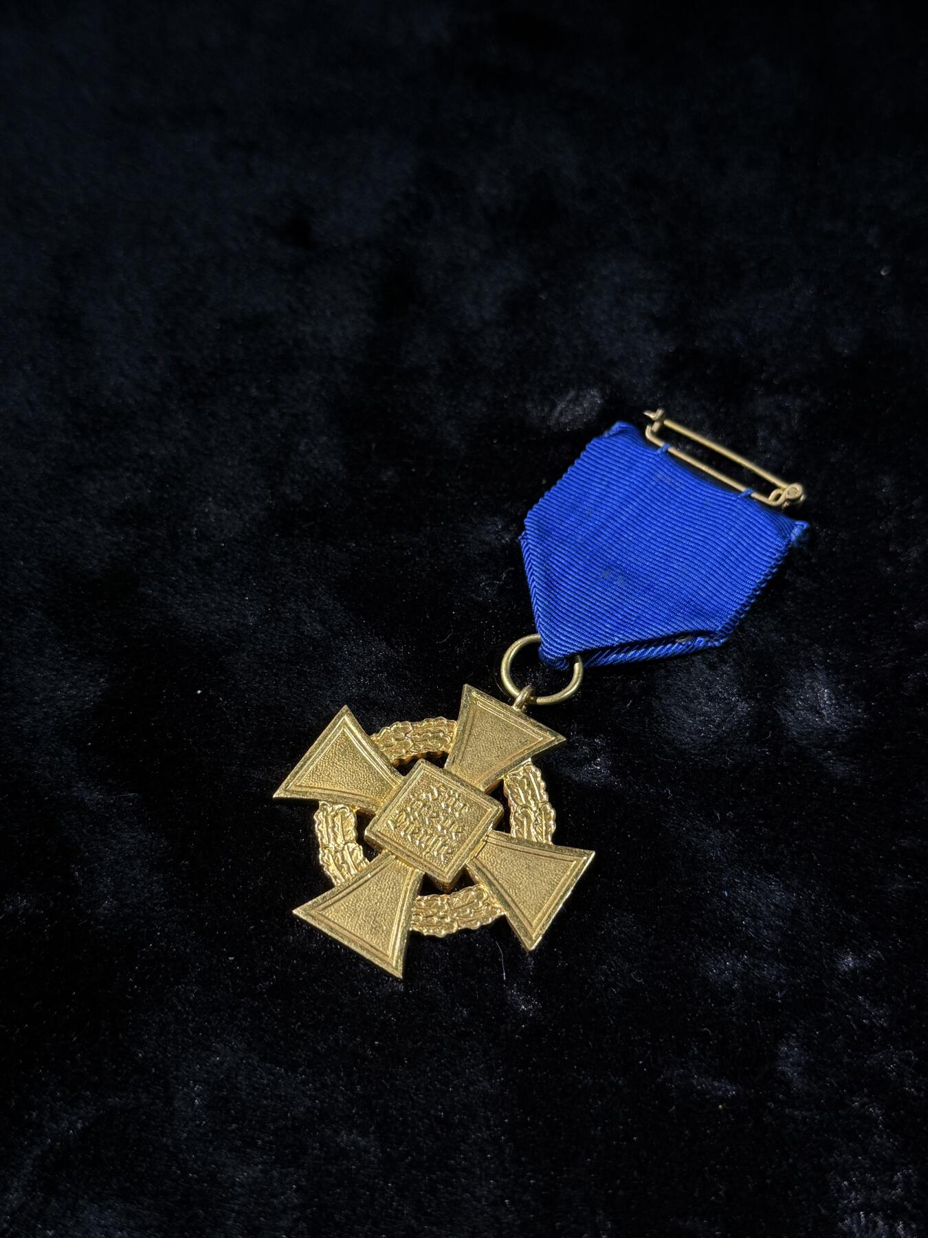 戎马世界章牌大赏第110期 铭记历史！珍爱和平！德国二战公务员40年奖章