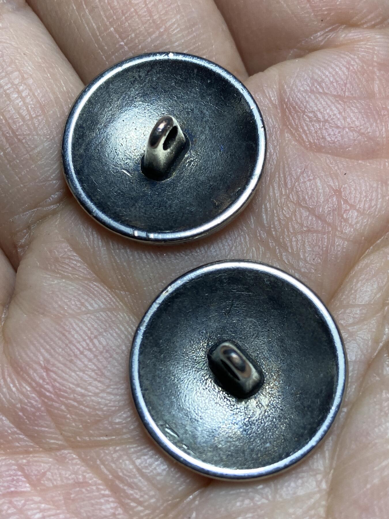 2026年第十五场(总第一百八十四场）外国好品散币场(免佣金) 英国🇬🇧2粒金属纽扣