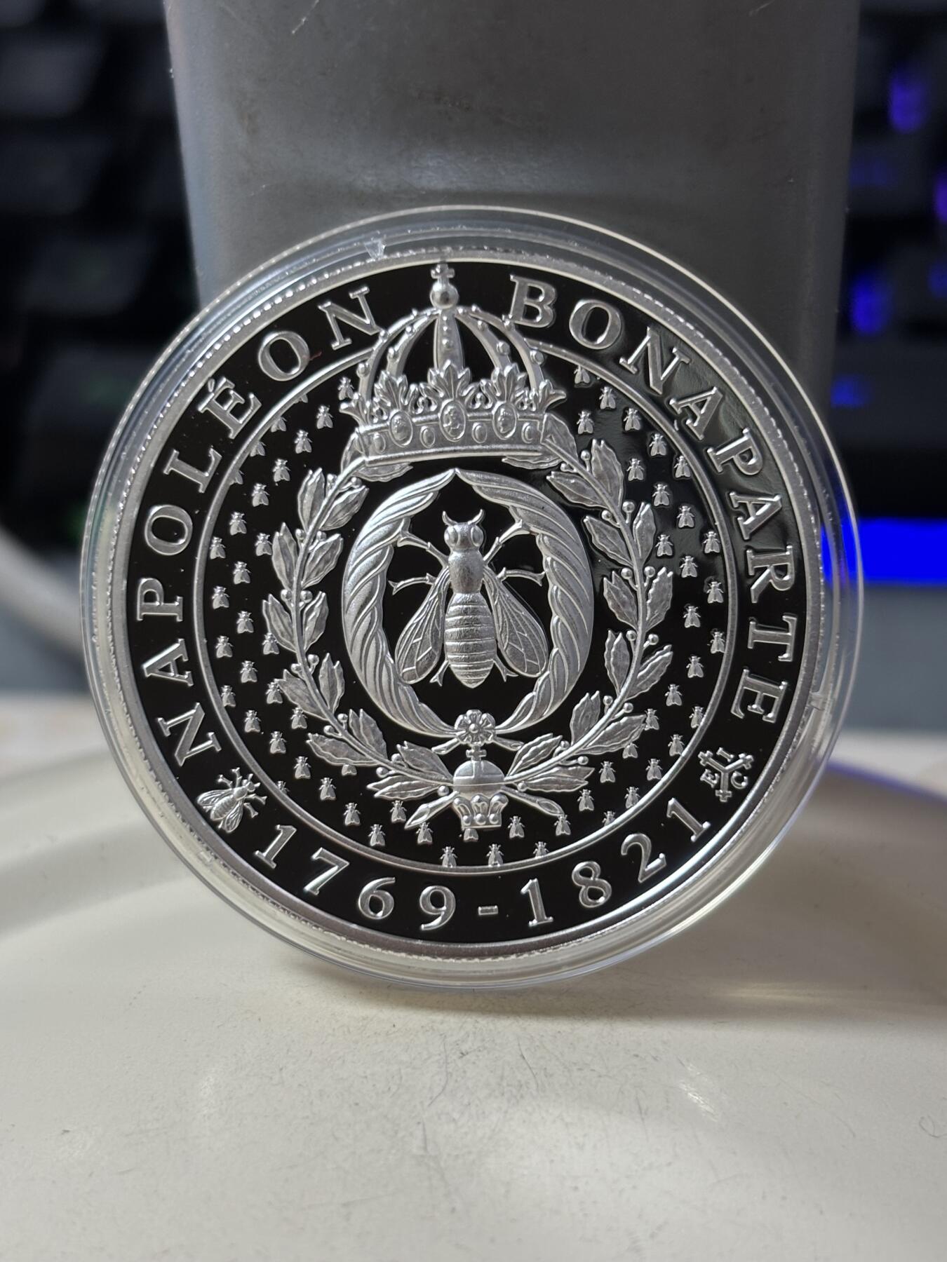 第189期拍卖 圣赫勒拿2021年拿破仑勋章上的蜜蜂精制银币，999银，发行1000枚