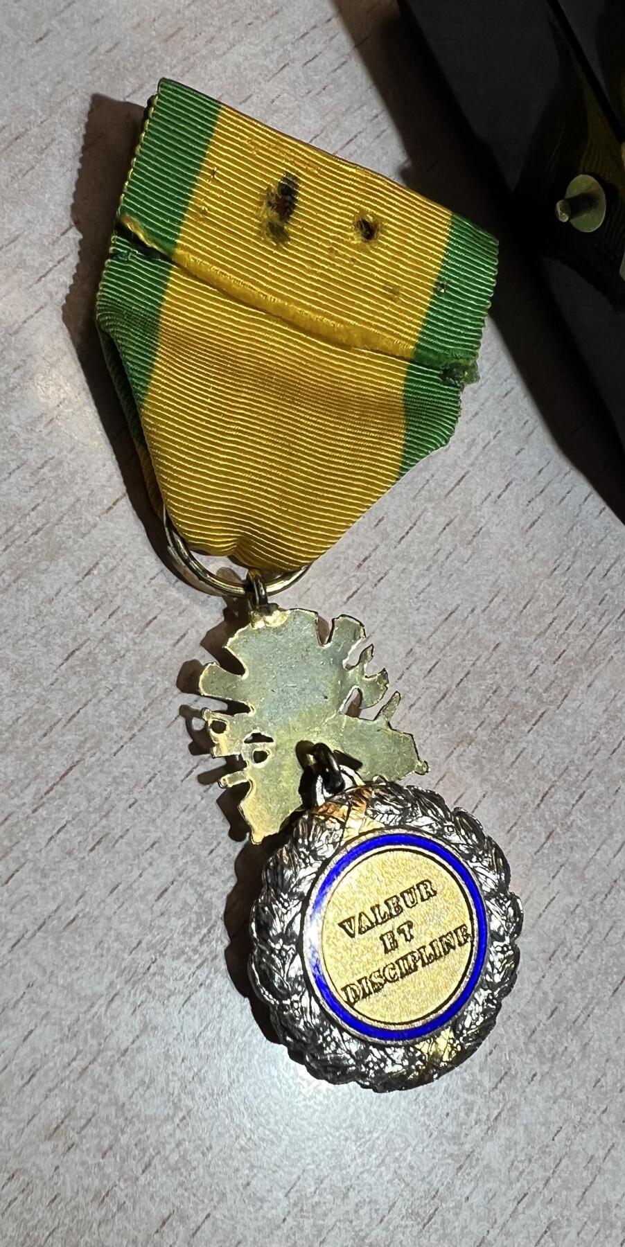 大猫徽章拍卖 第287期 勿忘国耻 日章法章一组