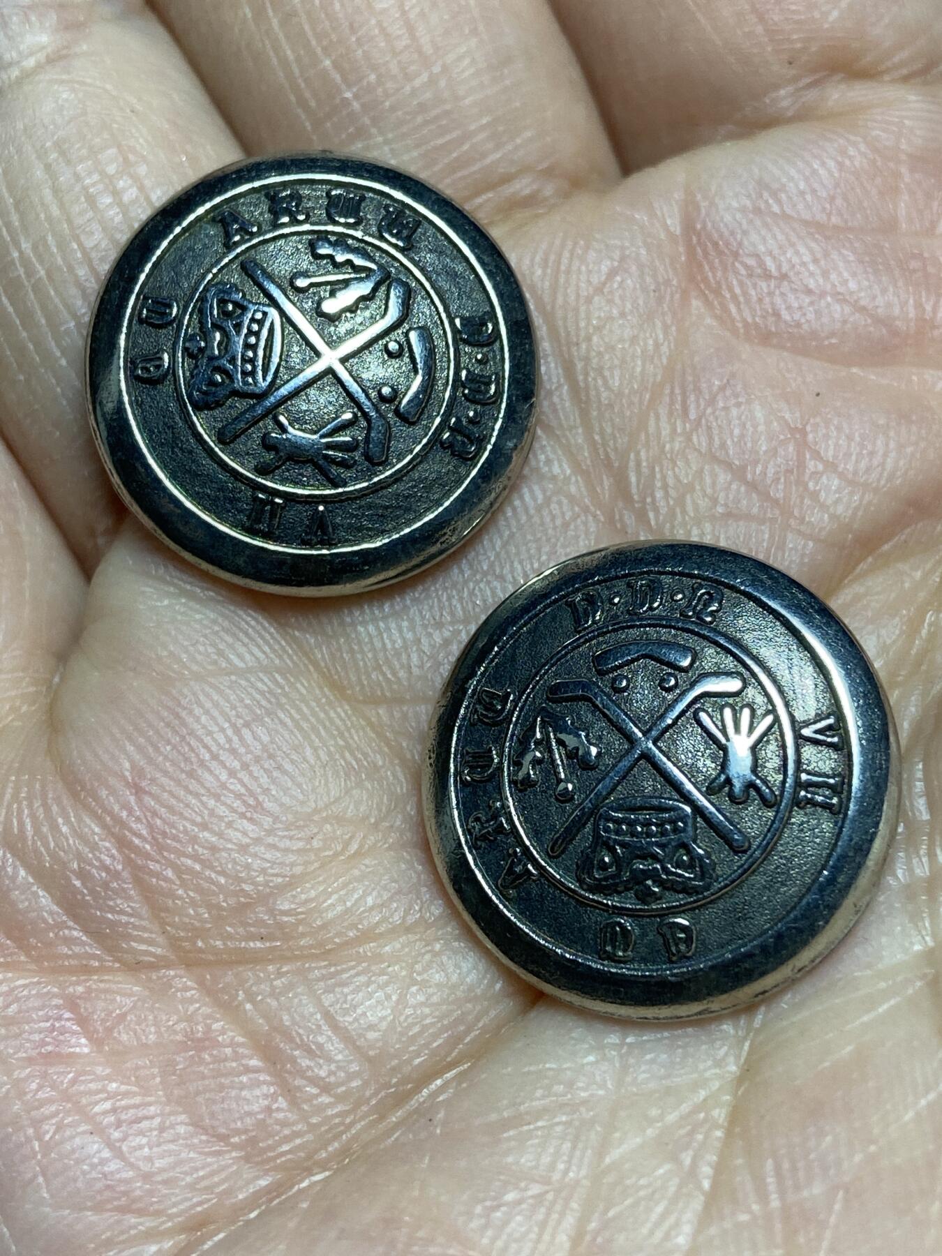 2026年第十五场(总第一百八十四场）外国好品散币场(免佣金) 英国🇬🇧2粒金属纽扣