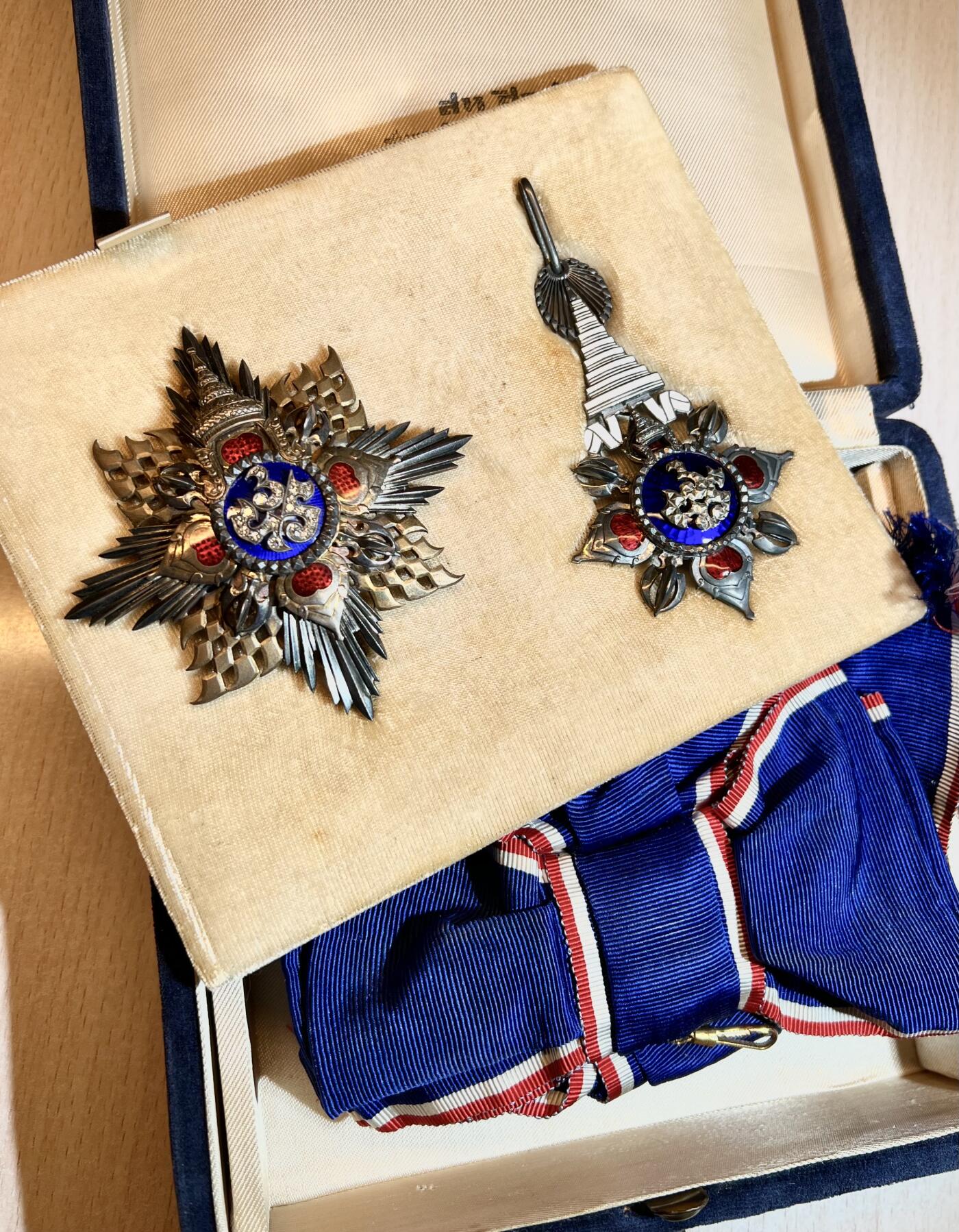 大猫徽章拍卖 第287期 泰国特级王冠勋章