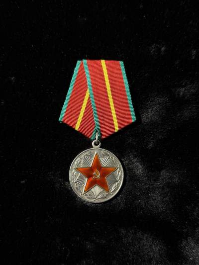 戎马世界章牌大赏第110期 - 苏联一级圆满服役奖章，银制