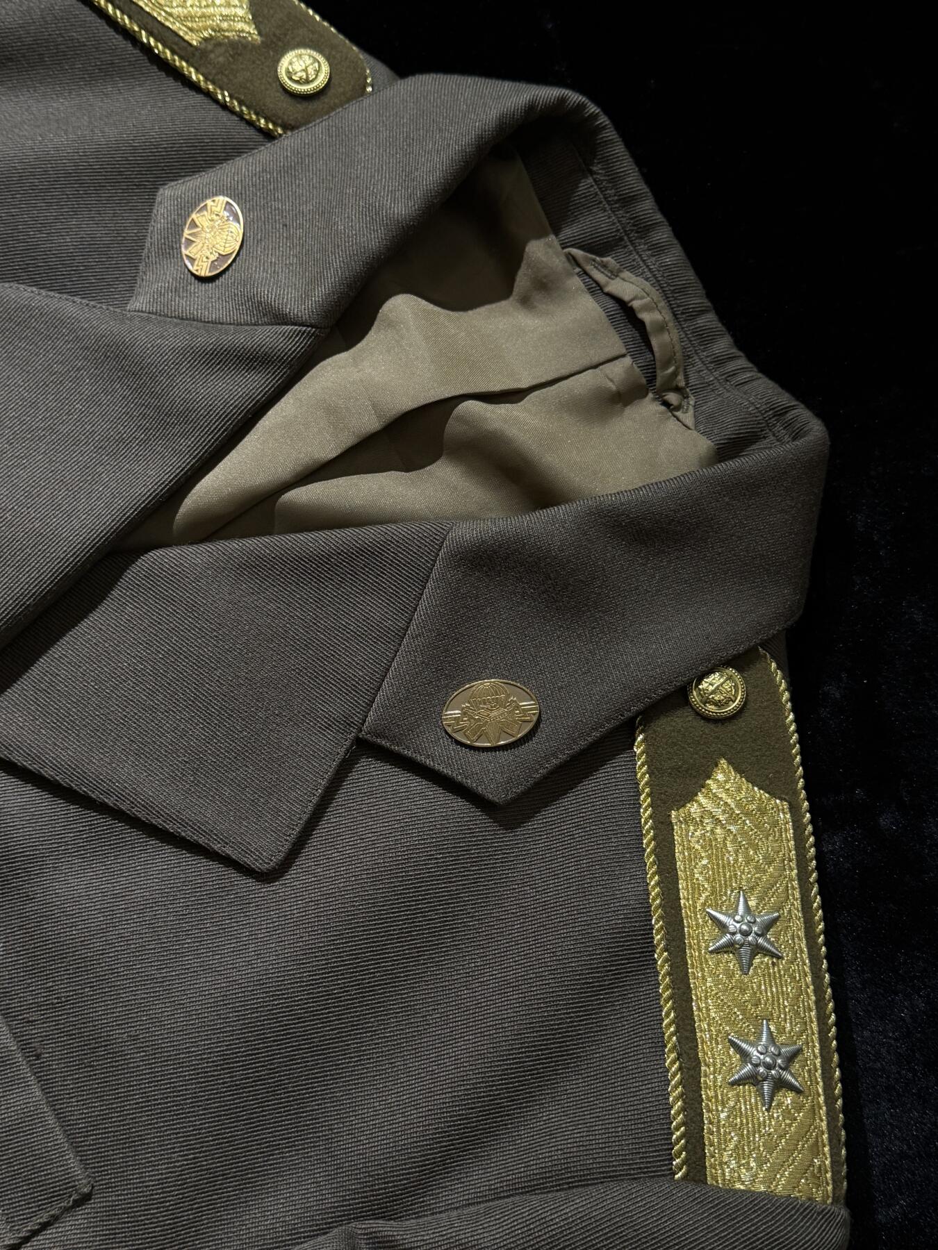 戎马世界章牌大赏第110期 匈牙利中校常服