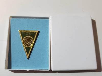 韵星假日拍卖第三十八期 -- Rimey Holidays Auction 38 - 民主德国海因里希·劳海关管理学院毕业证章带原盒 稀有公务员类别