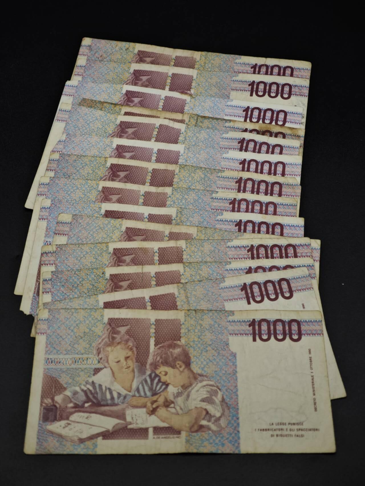 【淘币小摊】实时拍第八百五十四拍   无佣金福利纸币场   满百包邮可预留二周 每周一统一发货   意大利1000里拉纸币14张【有折】