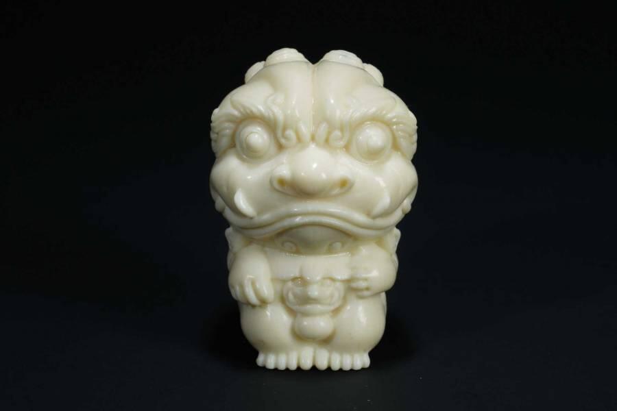 上海都达杂项专场十（全场包邮） 小萌狮手把件