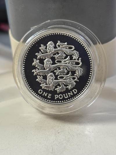 第189期拍卖 - 英国2002年1英镑系列英格兰三狮盾徽加厚纪念银币19克，925银，发行10000枚