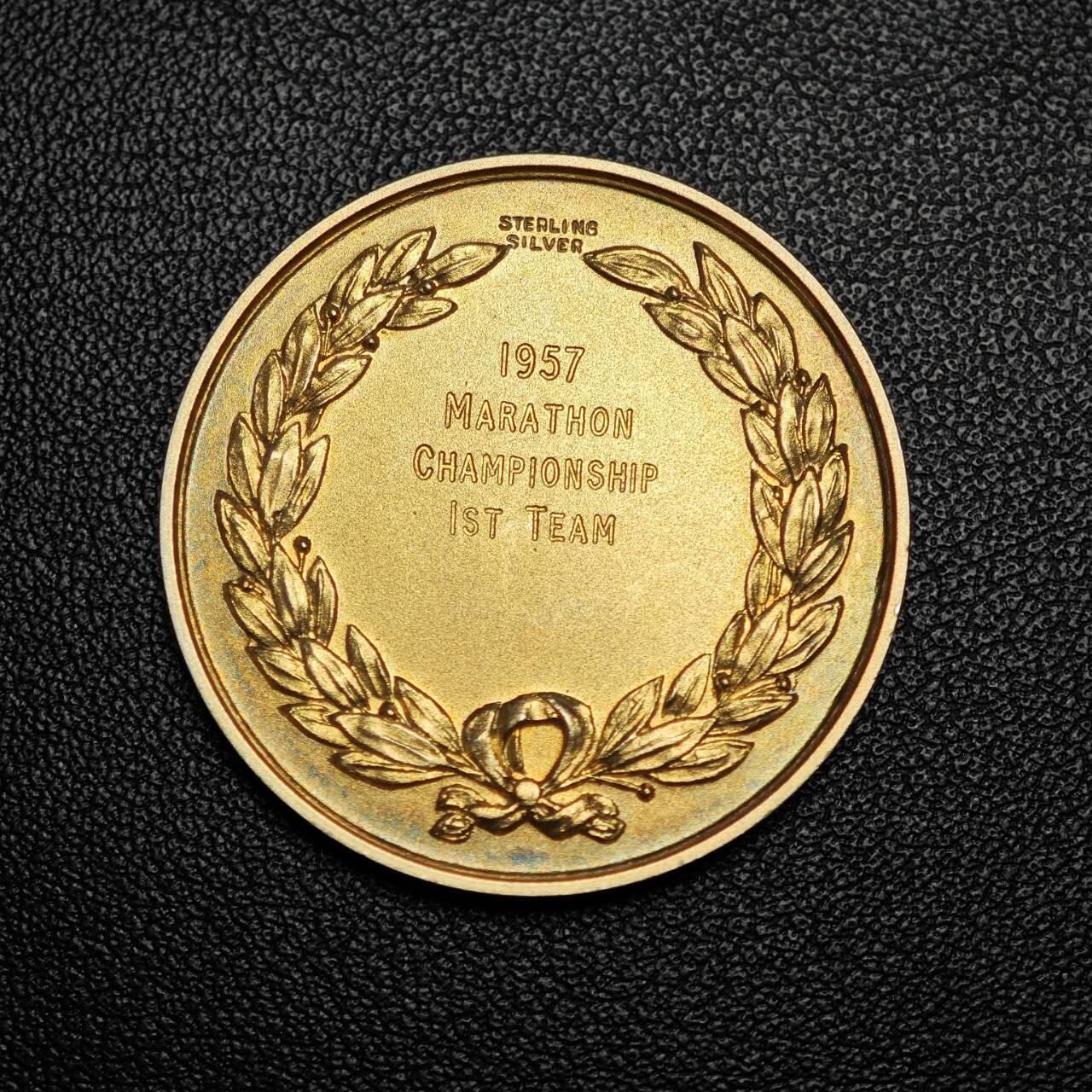 金瓯小拍第三期 古今币章 银价专场 英国南部马拉松冠军镀金银章1957年 重19.1克直径31.8mm 极佳好品带五彩环彩